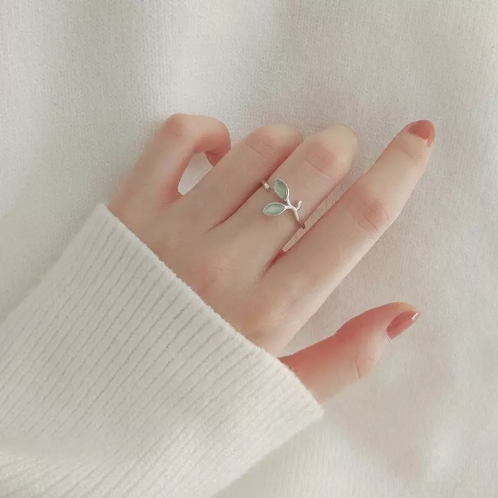 "June" Plant Bud Botanical Silver Minimalist Boho Hippie Adjustable Dainty Ring - Picture 3 of 4